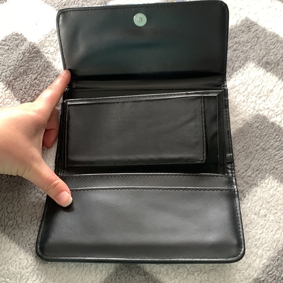 Kentucky Wallet, blue with the UK symbol and original Wildcat logo. - Picture 4 of 8